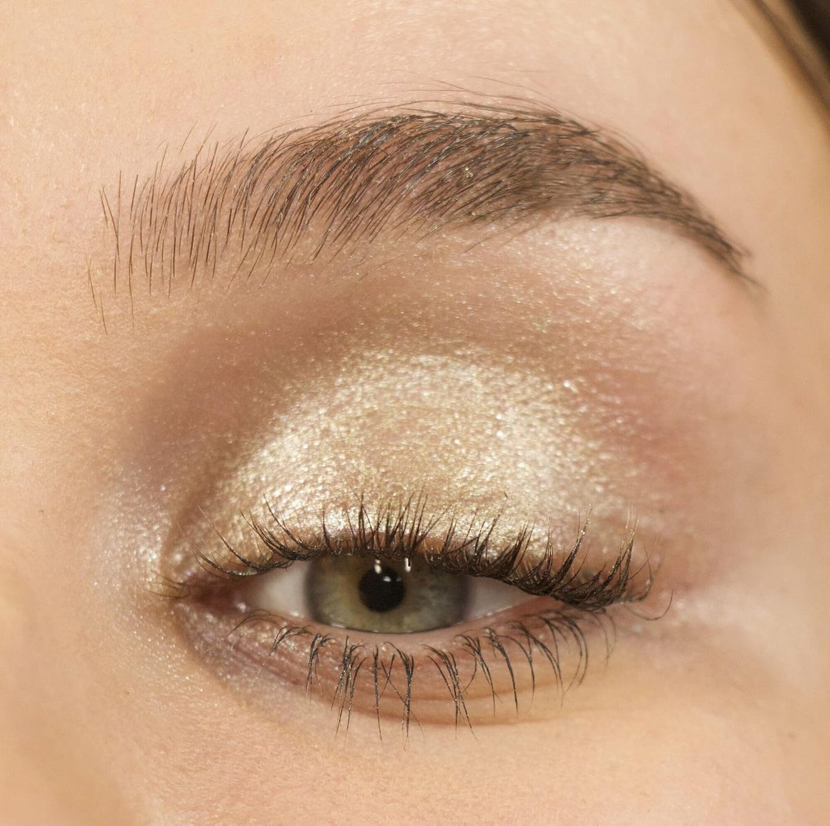 Revolution Lustre Wand Eyeshadow Stick, Sinful Green image 4