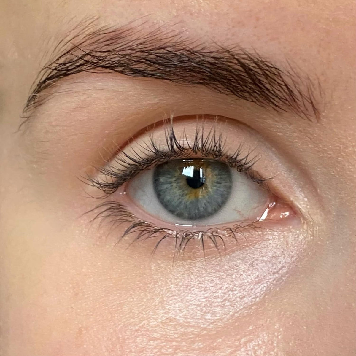 Revolution Eye Bright Concealer Stick – Medium Yellow image 4