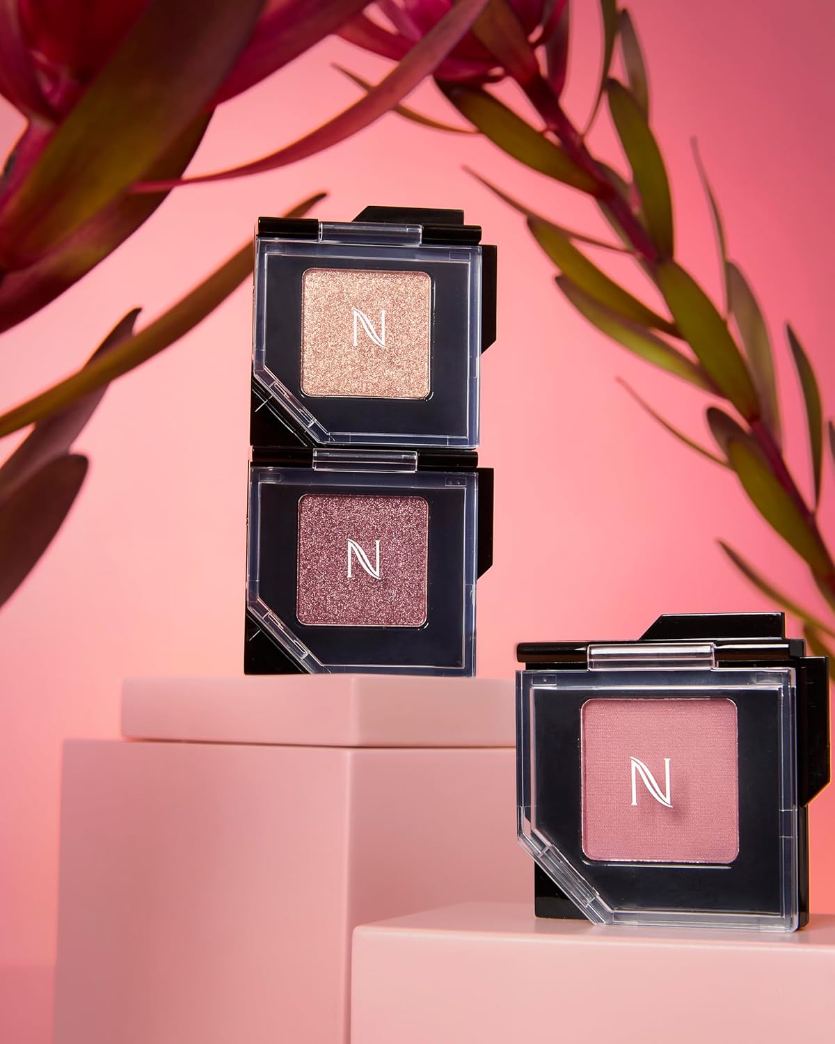 Natio Single Eyeshadow Celebrate – Champagne Gold Metallic image 4